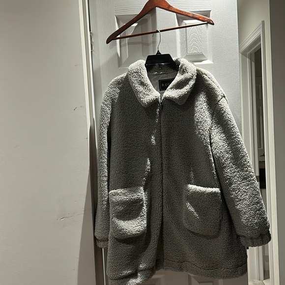 Regal Faux fur winter coat size large - Picture 3 of 3